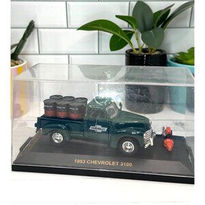 Road Champs Collectible Classic Scenes 1:43 Scale 1953 Chevrolet 3100